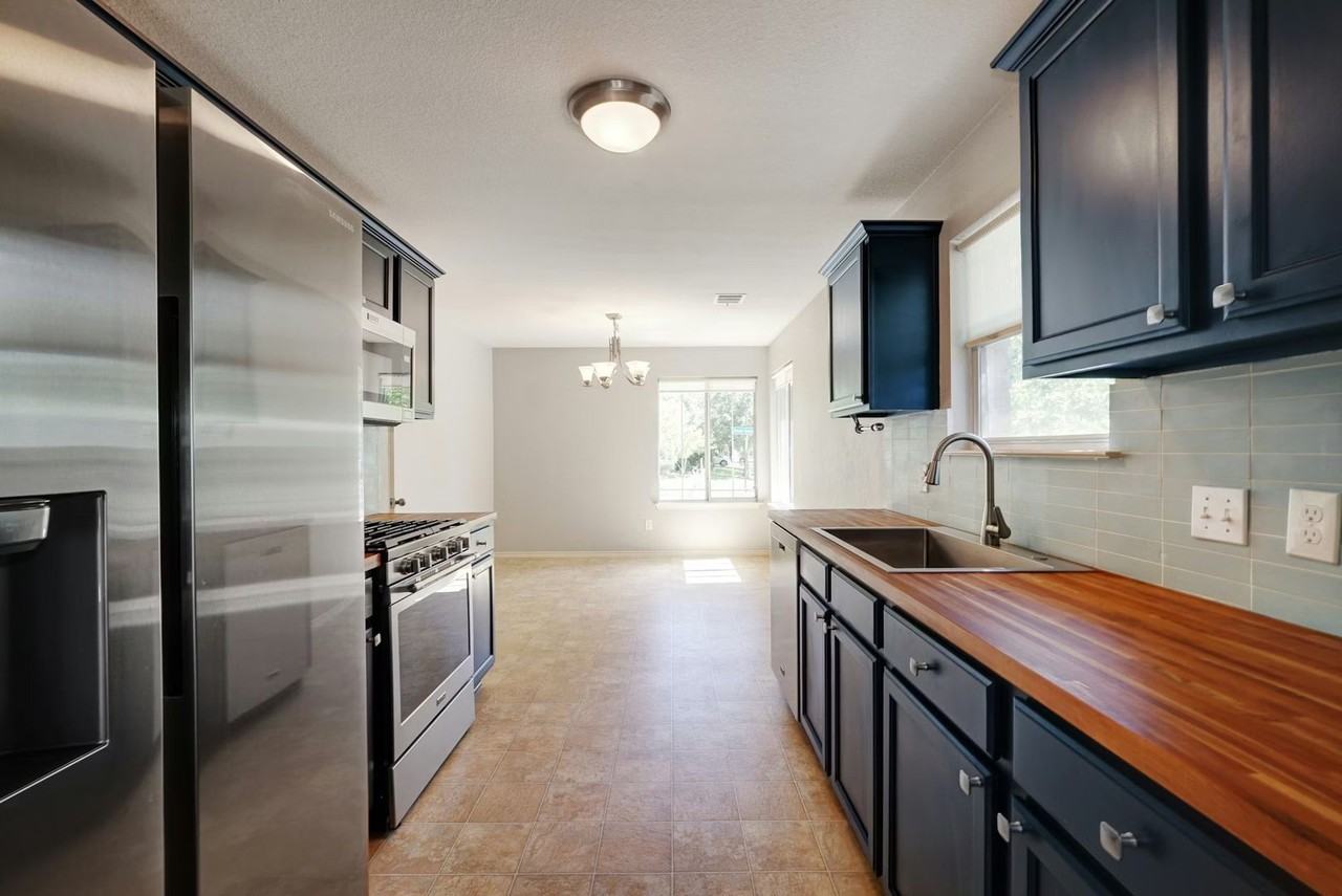 2101 Jesse Owens Dr - Photo 5 of 13