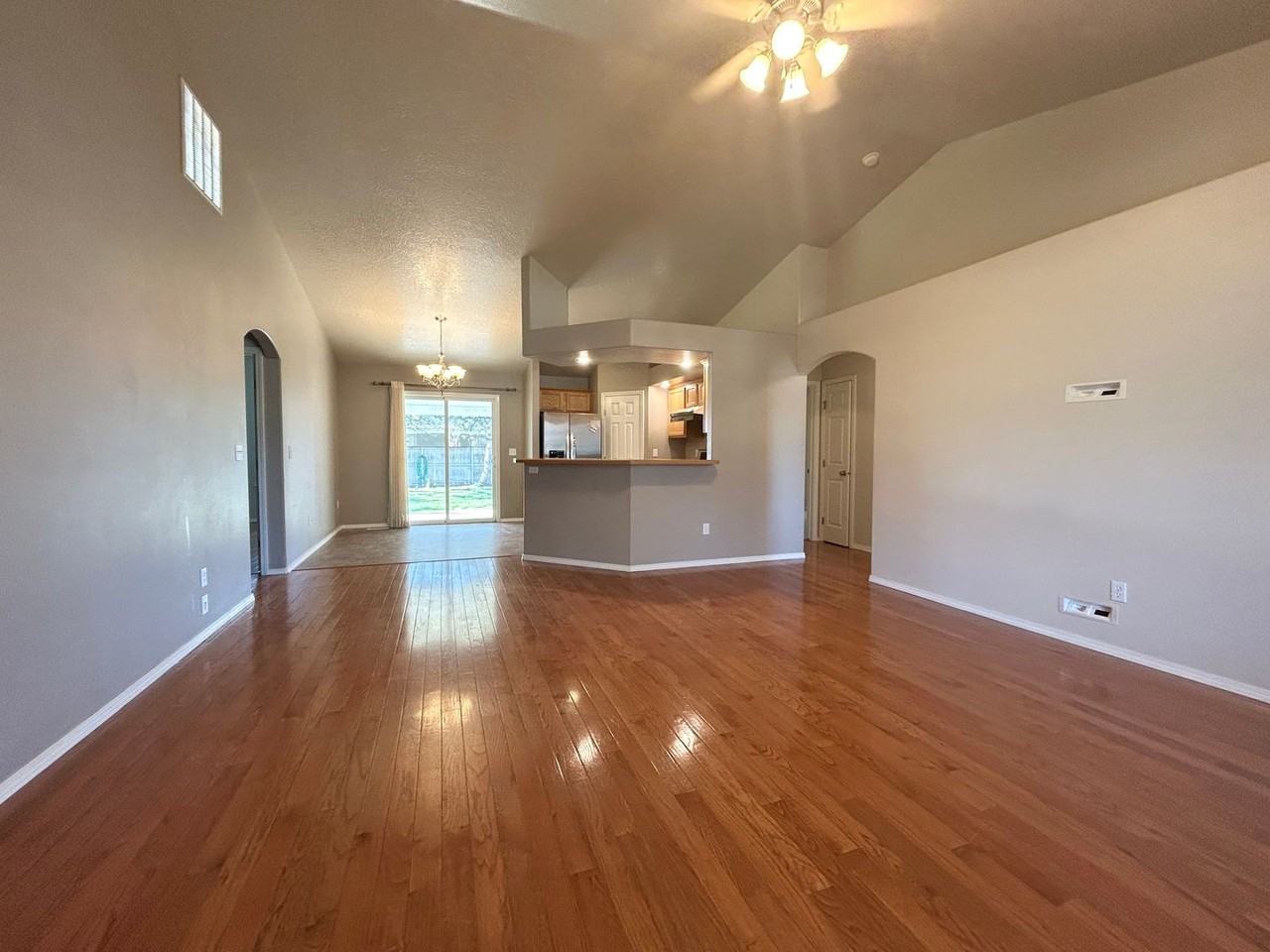 115 E Cassidy Dr - Photo 2 of 25