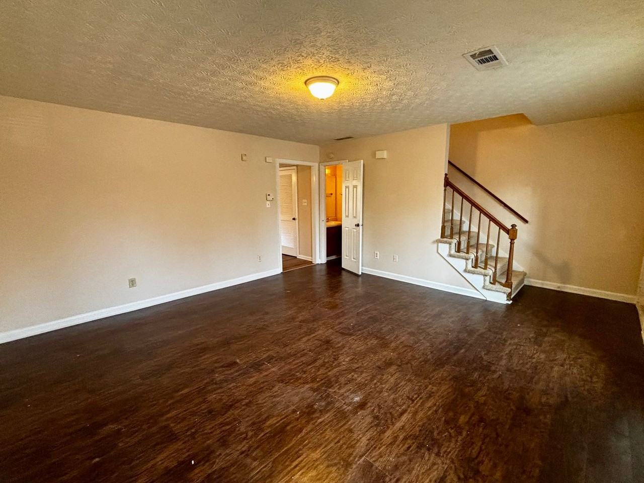 1591 Harbins Rd - Photo 3 of 16