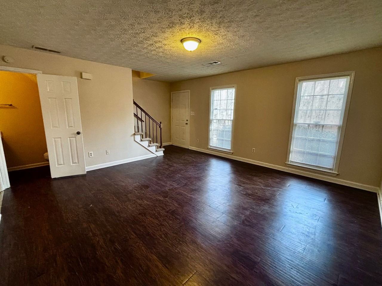 1591 Harbins Rd - Photo 4 of 16