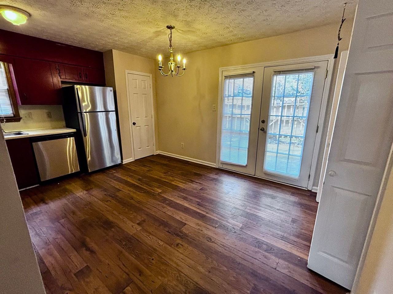 1591 Harbins Rd - Photo 5 of 16