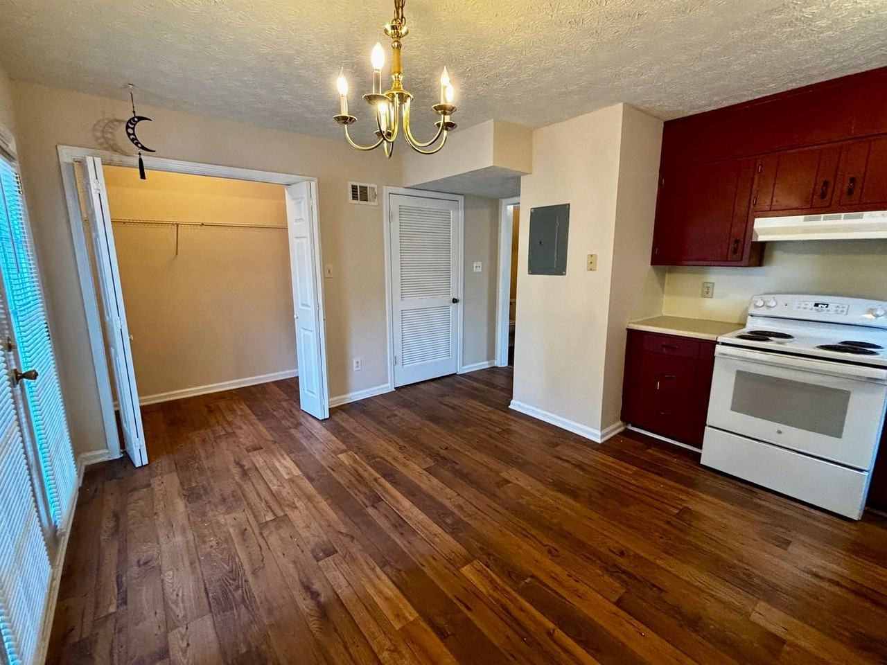 1591 Harbins Rd - Photo 6 of 16