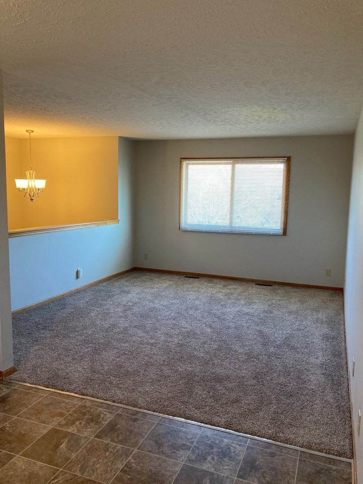 1911 Nw 55th St - Photo 4 of 15