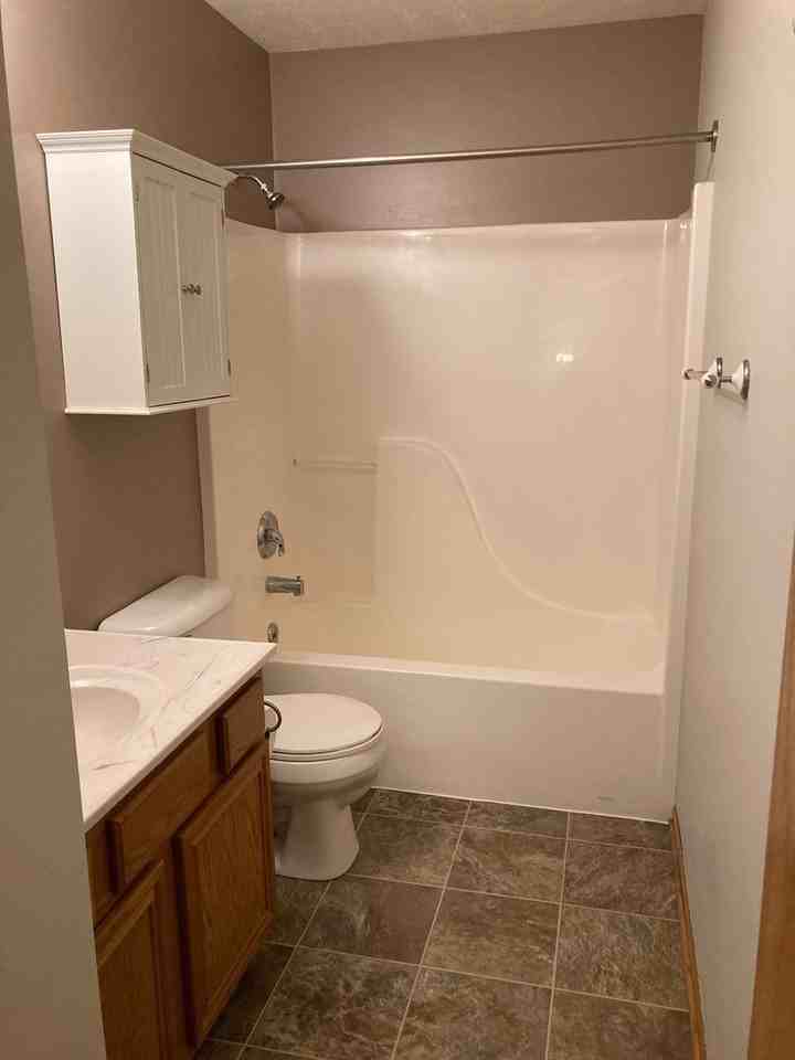 1911 Nw 55th St - Photo 6 of 15