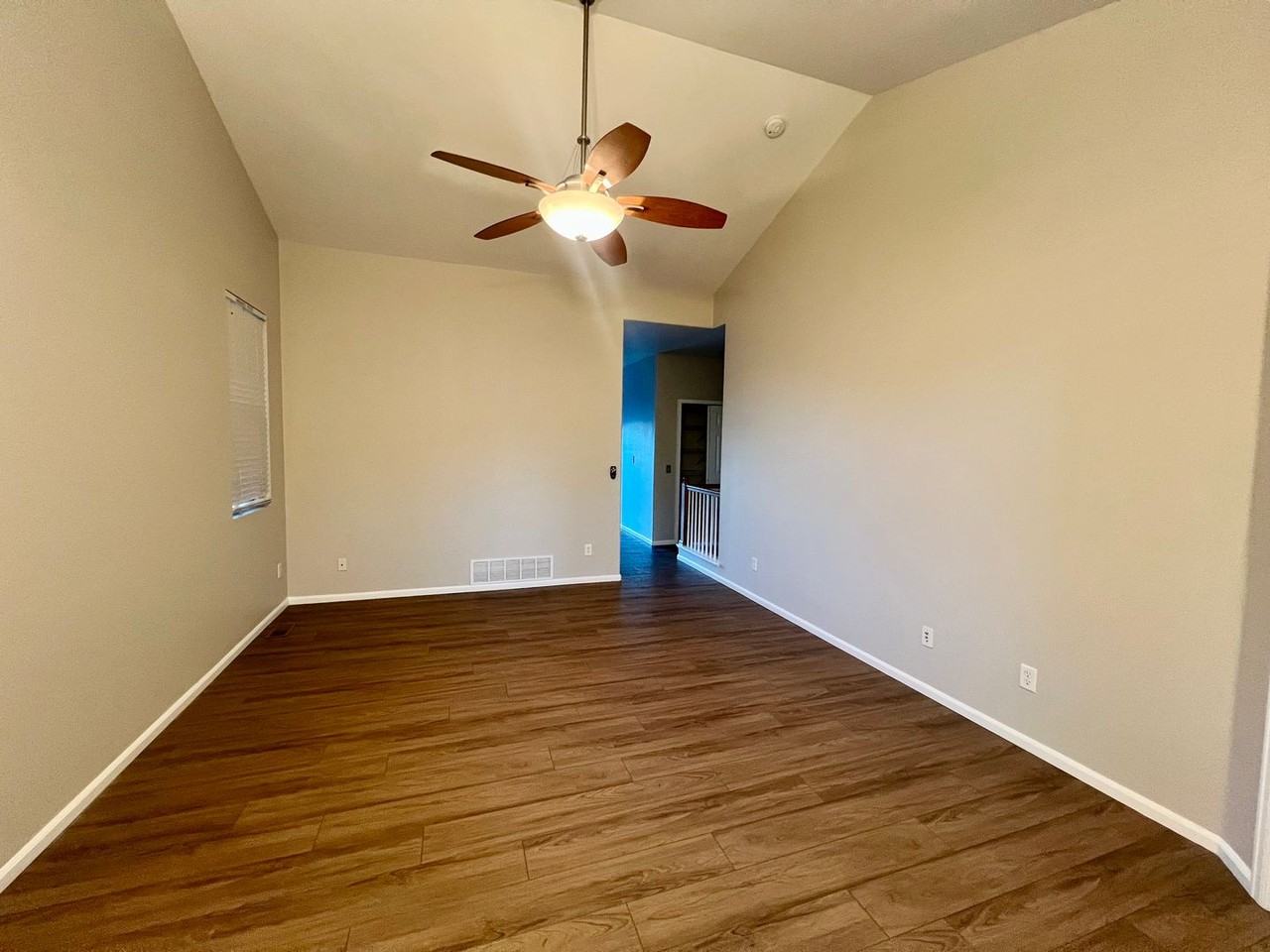 1834 Capital Dr - Photo 3 of 15