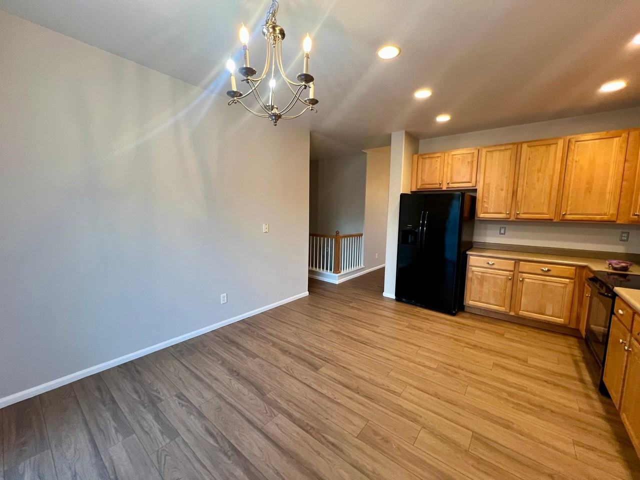 1834 Capital Dr - Photo 5 of 15