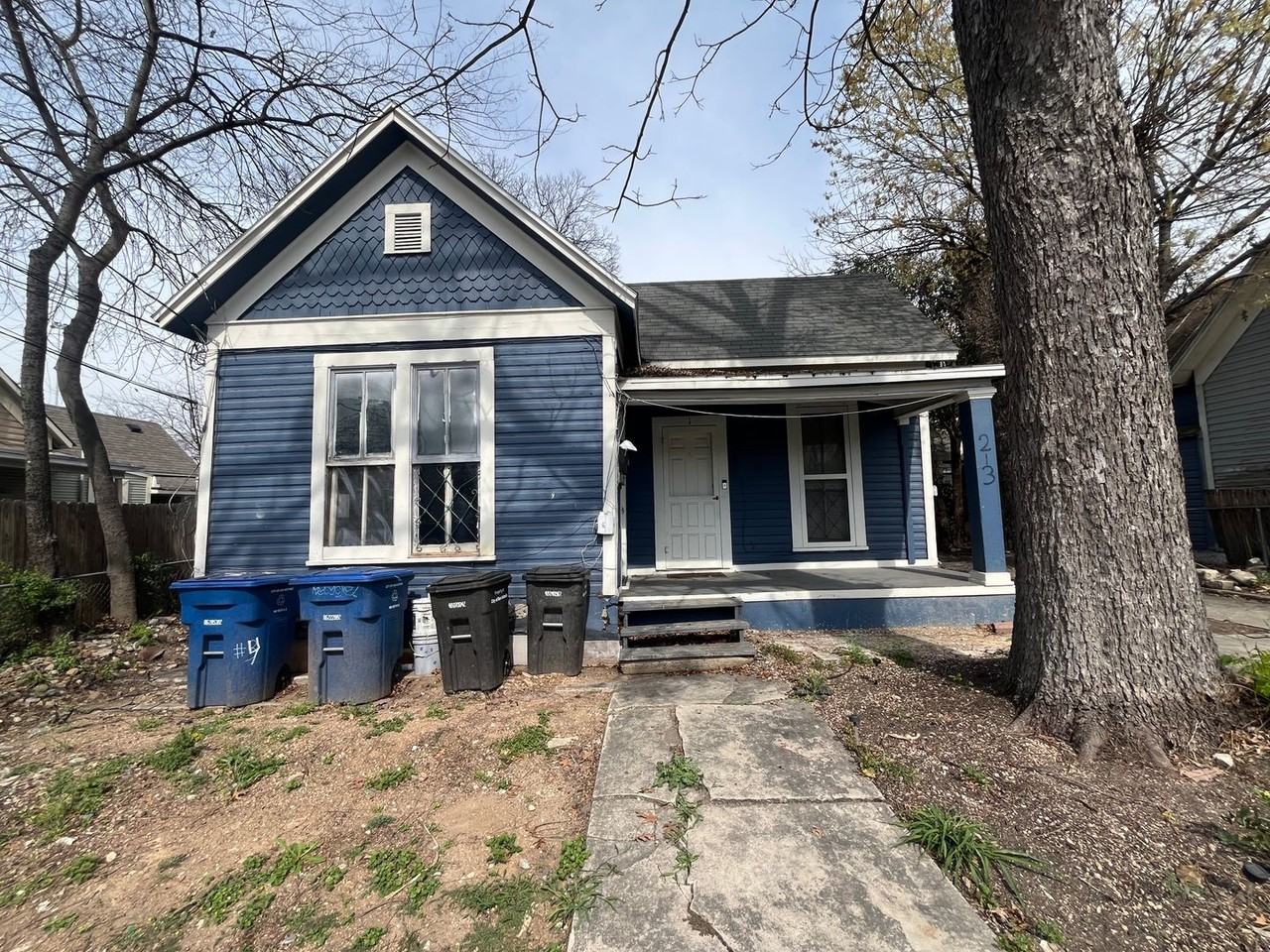 213 Cadwallader St #2 - Photo 2 of 15