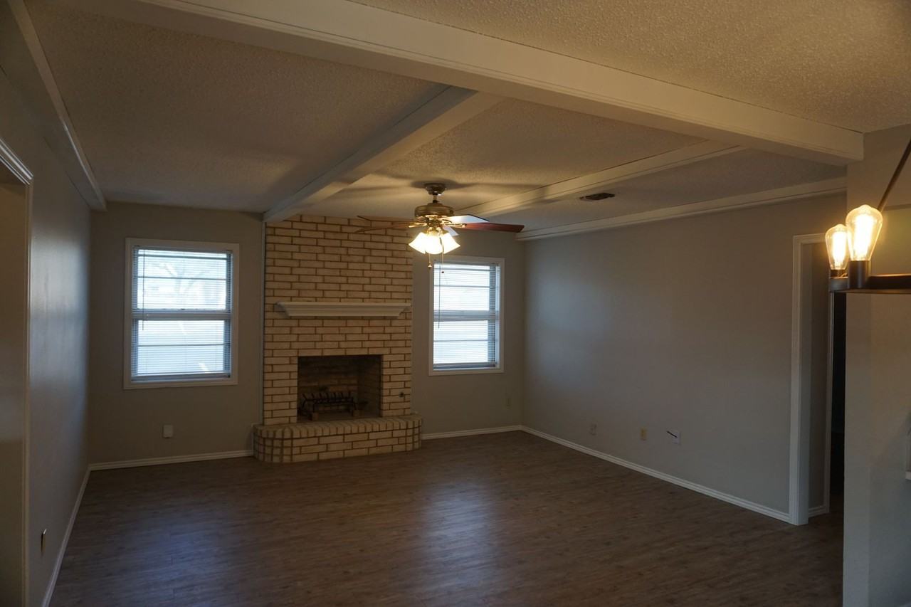 3316B 62nd St - Photo 2 of 13