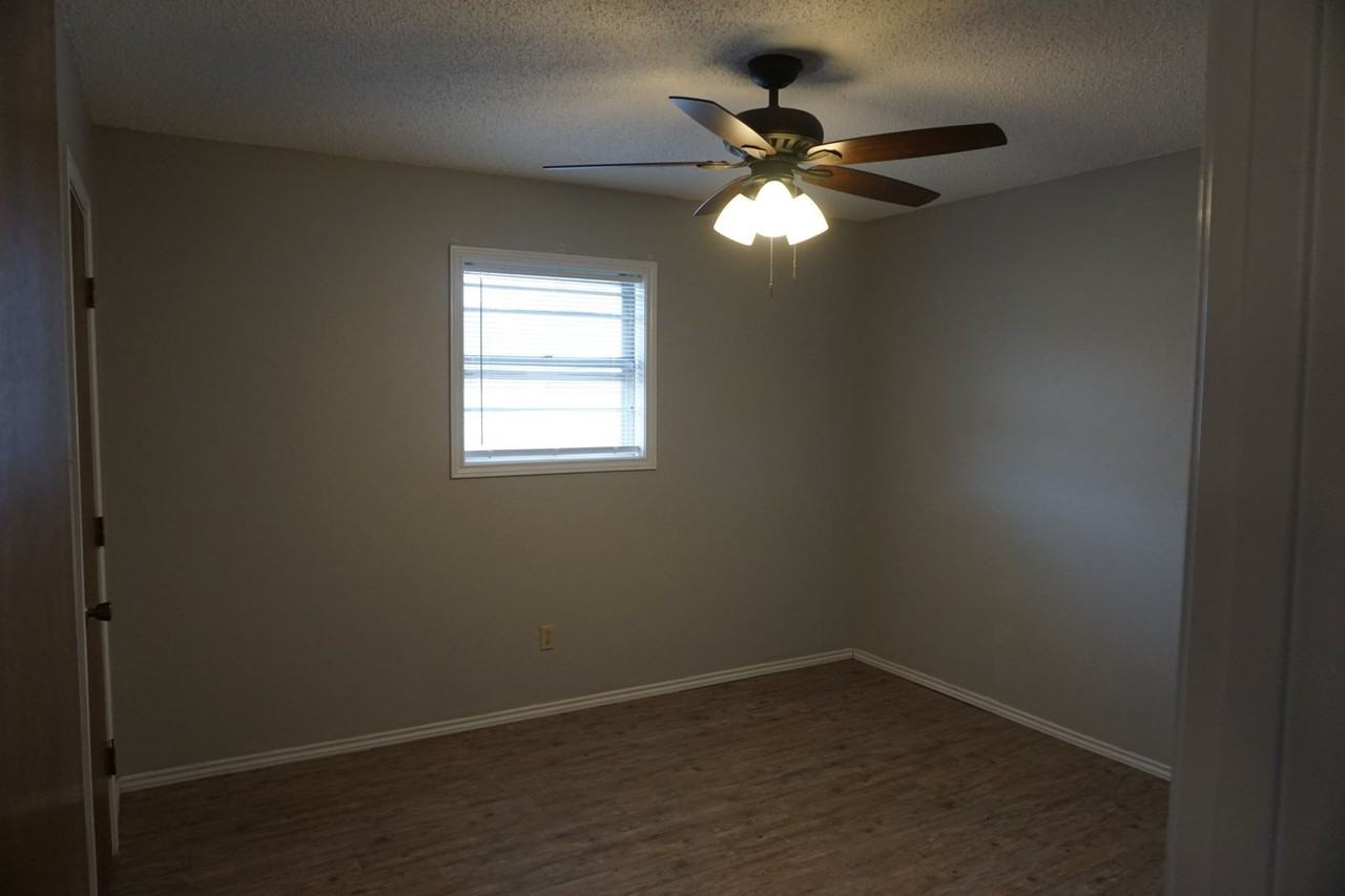 3316B 62nd St - Photo 6 of 13