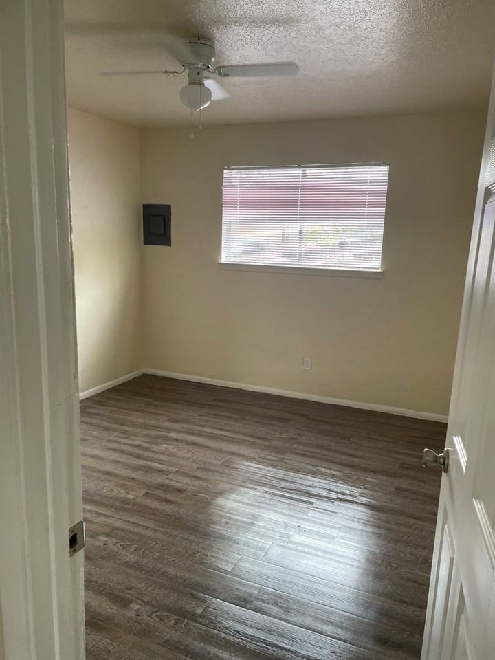 One Bedroom with Off Street parking - Photo 7 of 13