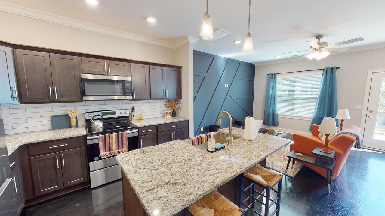 157 W Rossview Rd - Photo 4 of 37