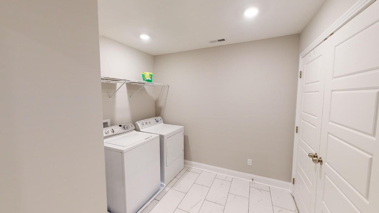 157 W Rossview Rd - Photo 7 of 37