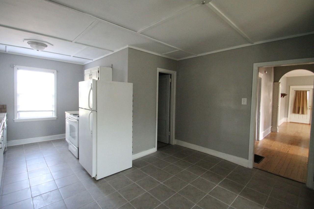 226 S White St - Photo 6 of 12