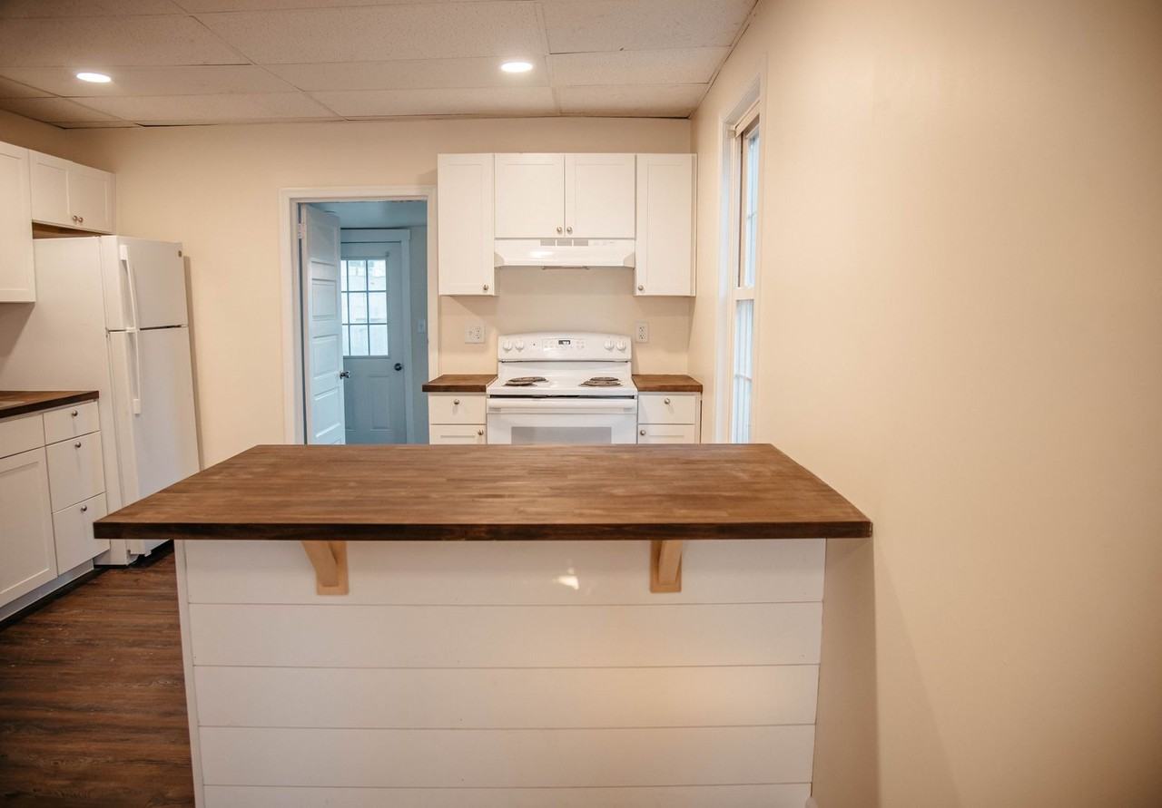 5972 Pine St - Photo 5 of 19