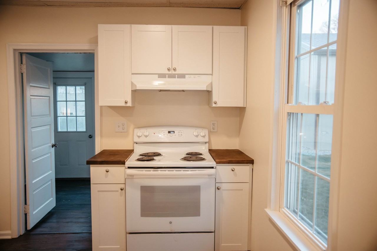 5972 Pine St - Photo 7 of 19