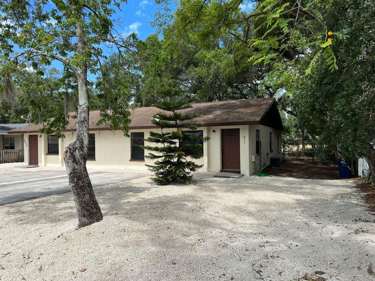 611 23rd Ave E - Photo 2 of 18