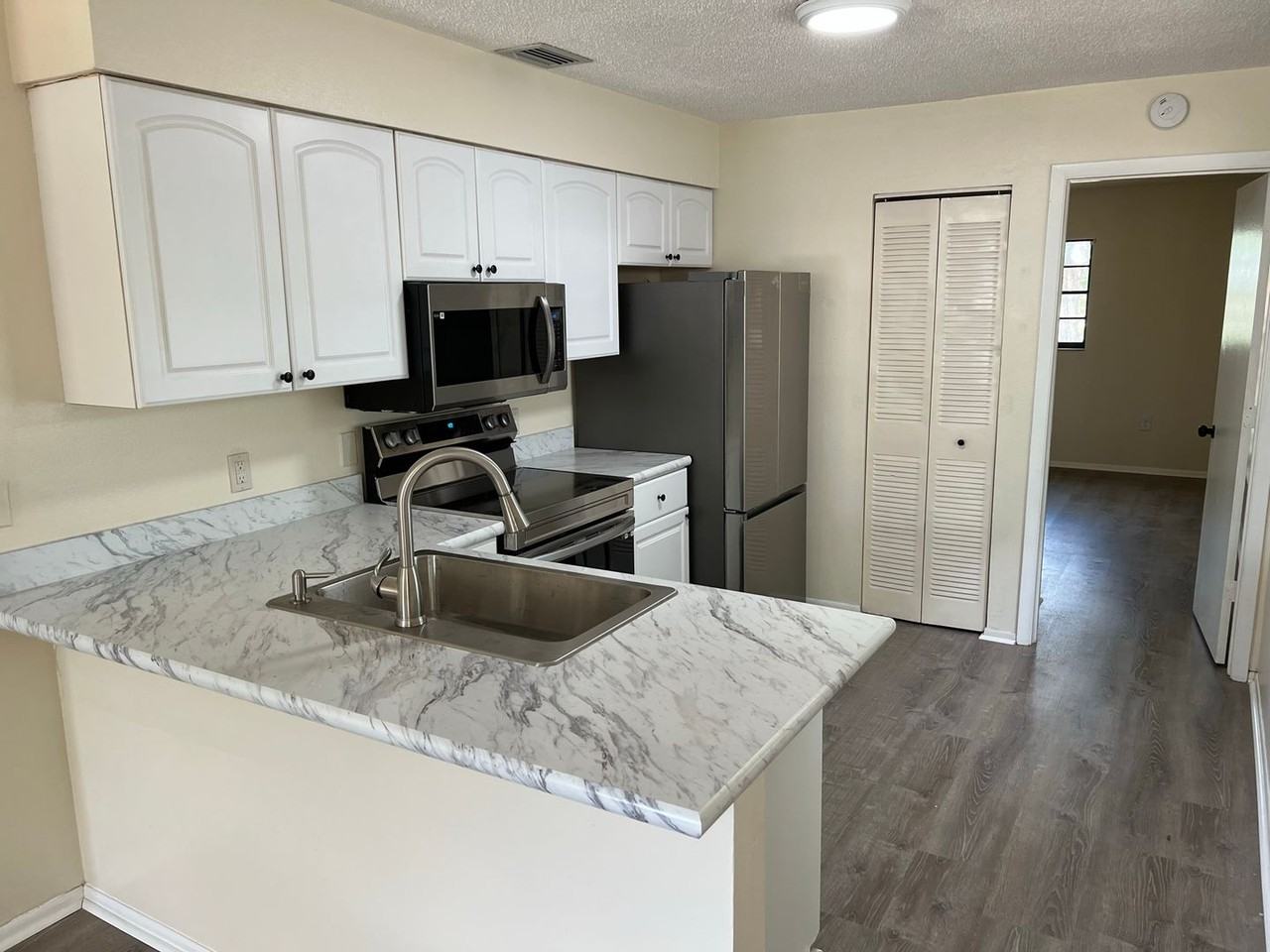 611 23rd Ave E - Photo 3 of 18