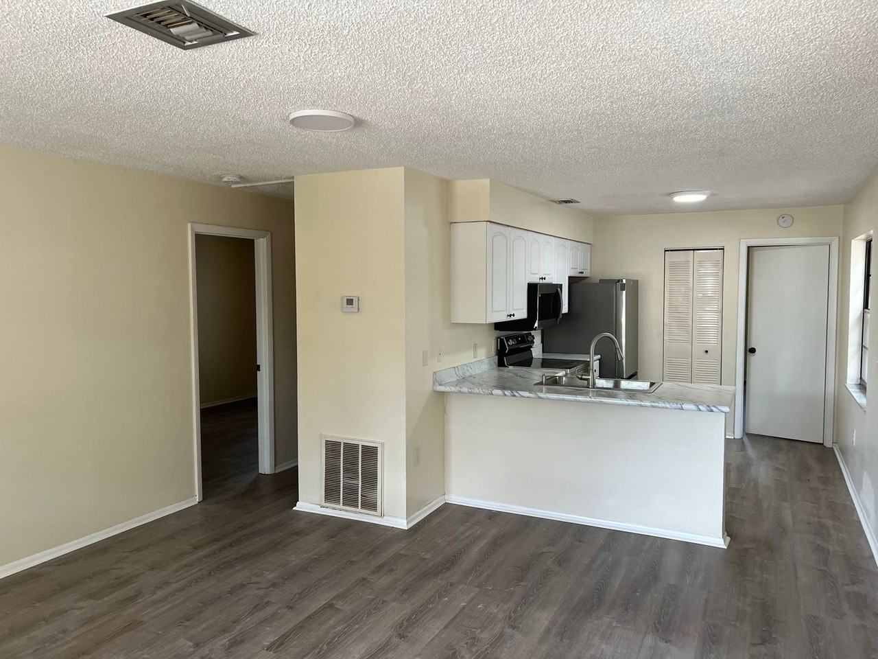 611 23rd Ave E - Photo 4 of 18