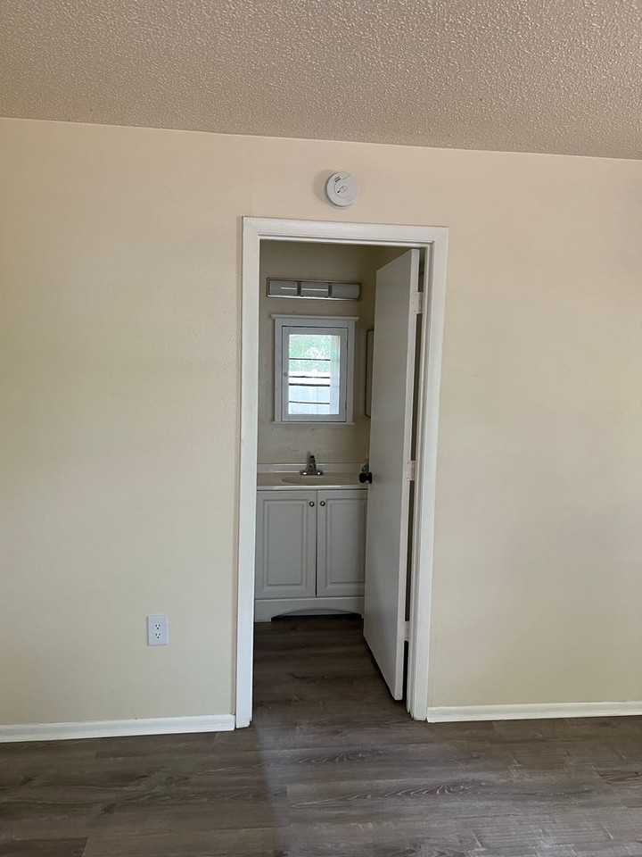 611 23rd Ave E - Photo 6 of 18