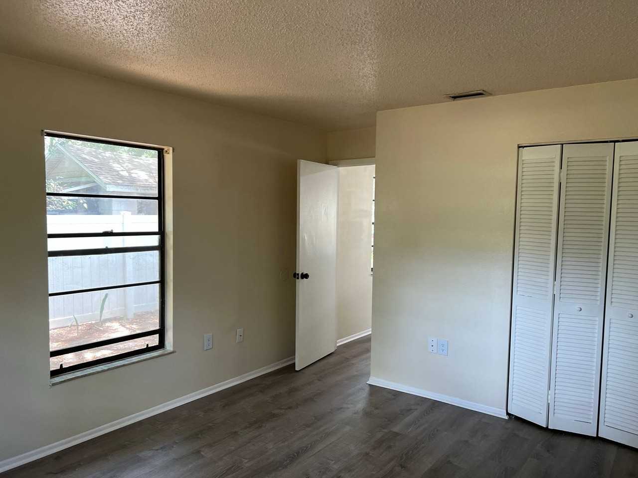 611 23rd Ave E - Photo 7 of 18