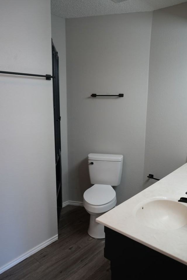 5555 93rd St - Photo 6 of 16