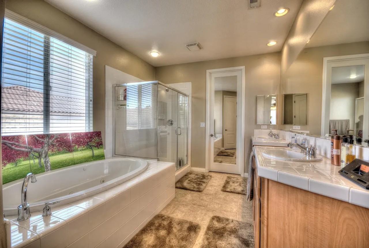 15005 Via Messina Dr - Photo 3 of 48