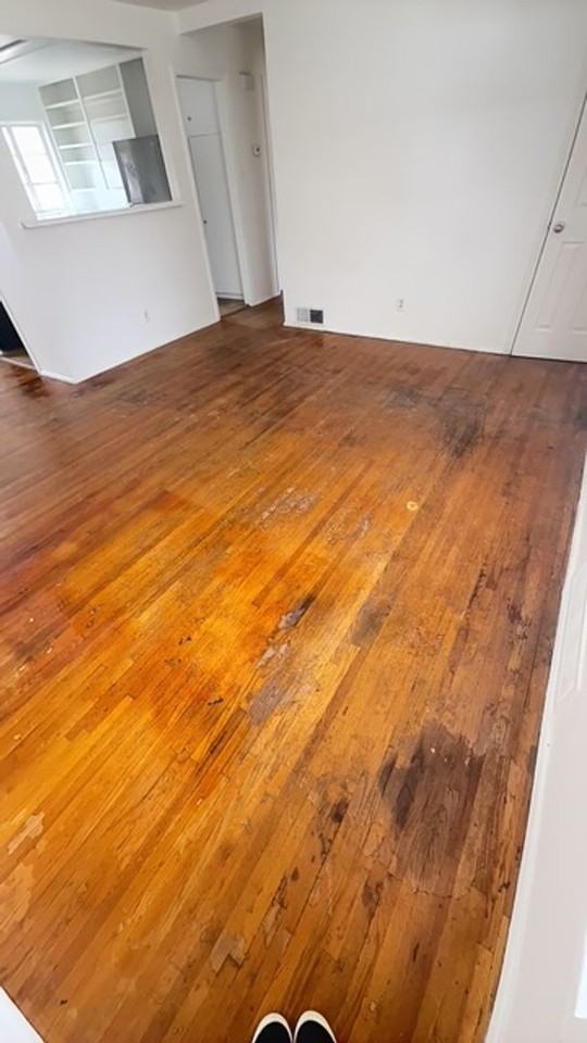 825 Monroe St Ne - Photo 3 of 15