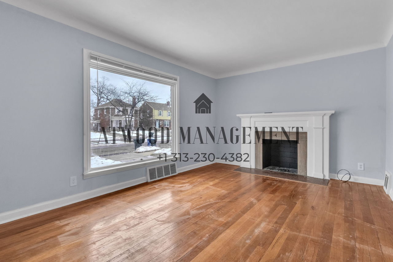 3095 Ewald Cir - Photo 3 of 8