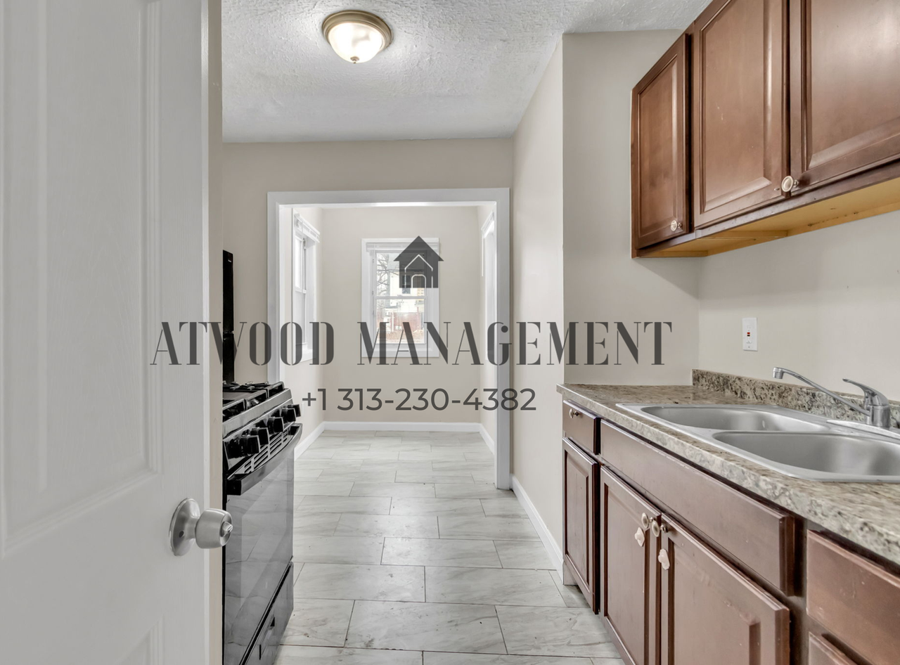 13965 Mendota St - Photo 3 of 8