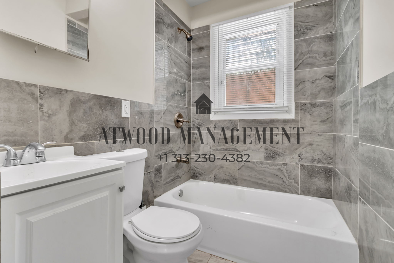 13965 Mendota St - Photo 7 of 8