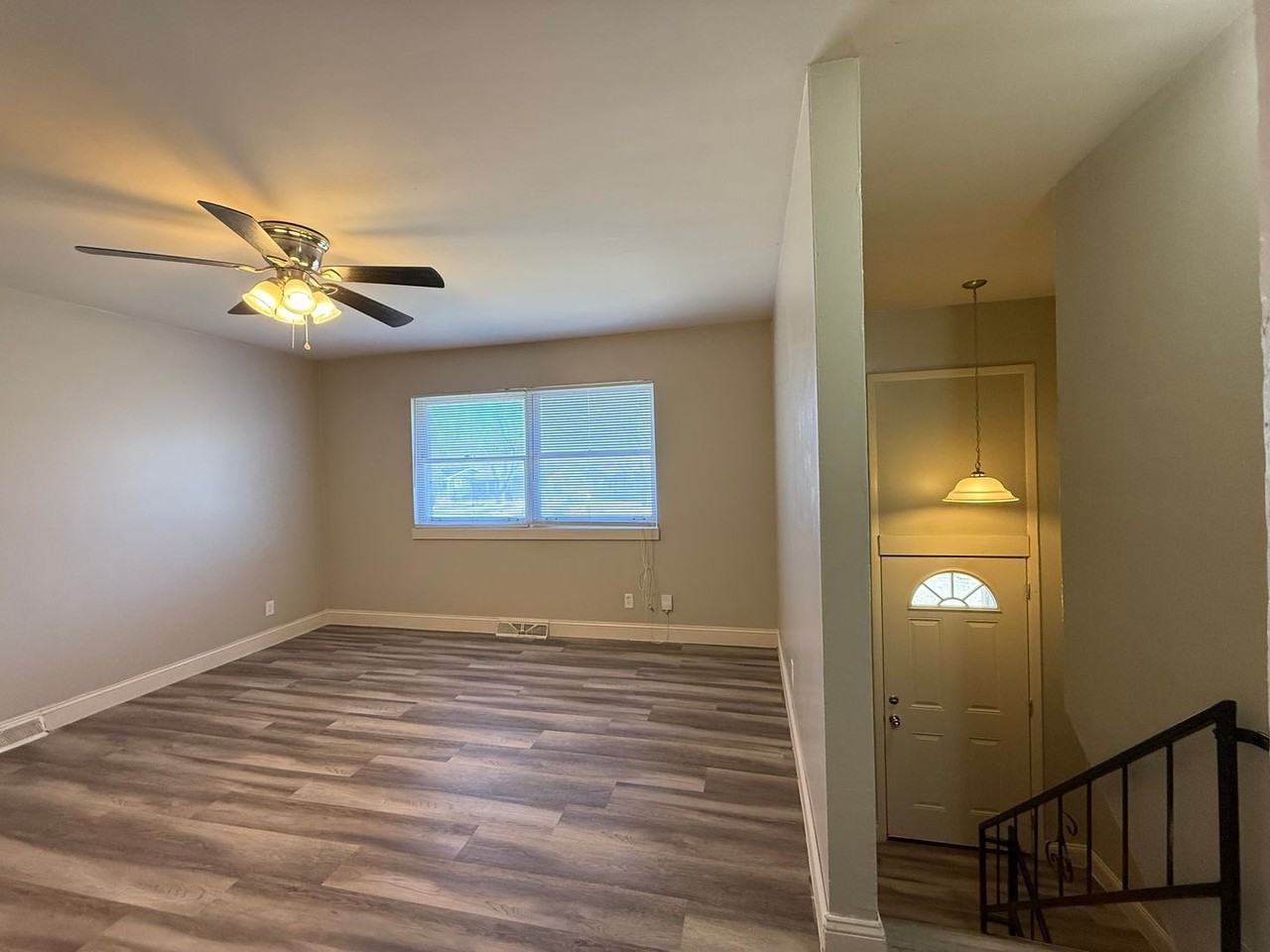 2459 S Saint Clair Ave - Photo 3 of 22