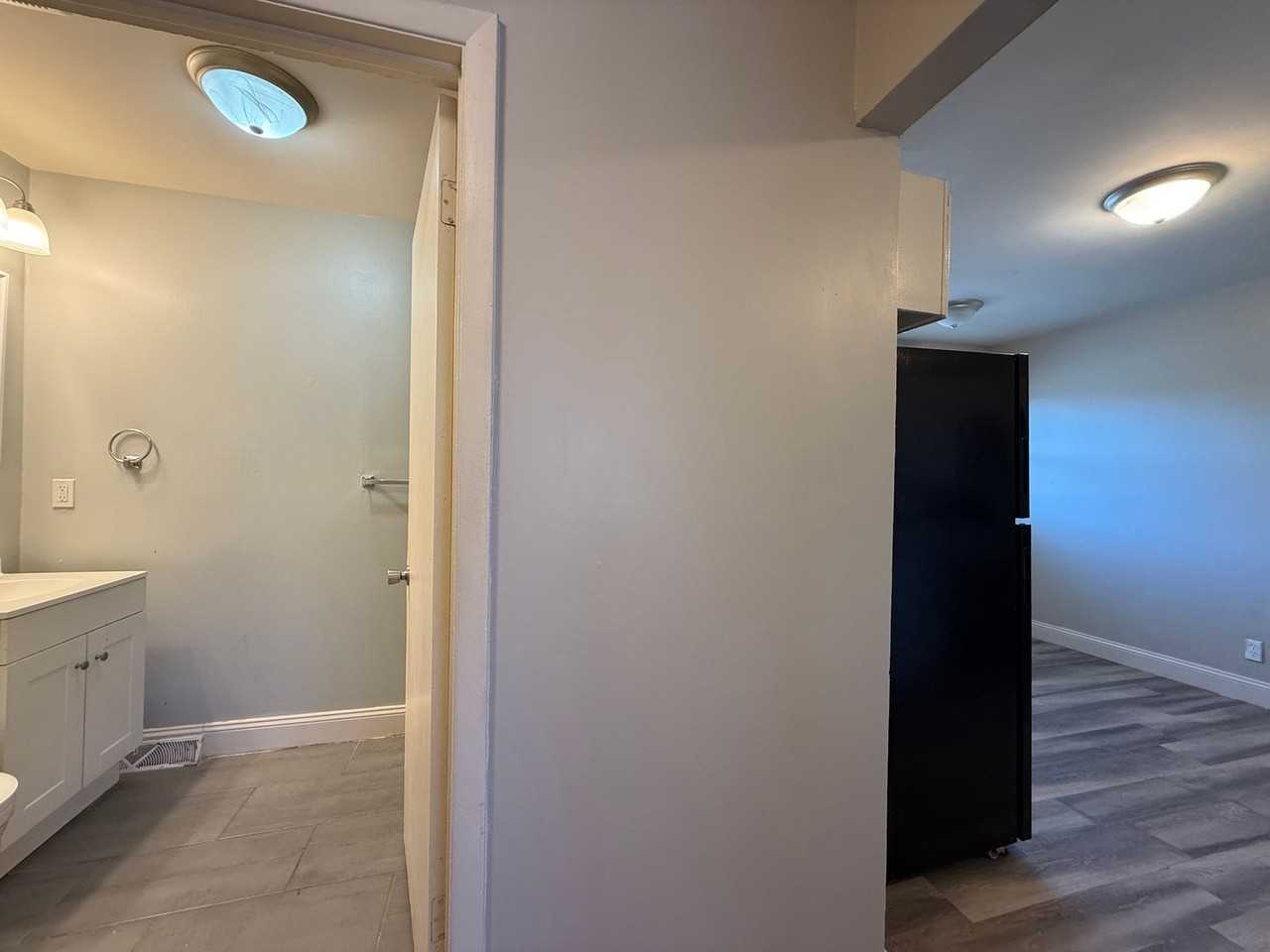 2459 S Saint Clair Ave - Photo 5 of 22