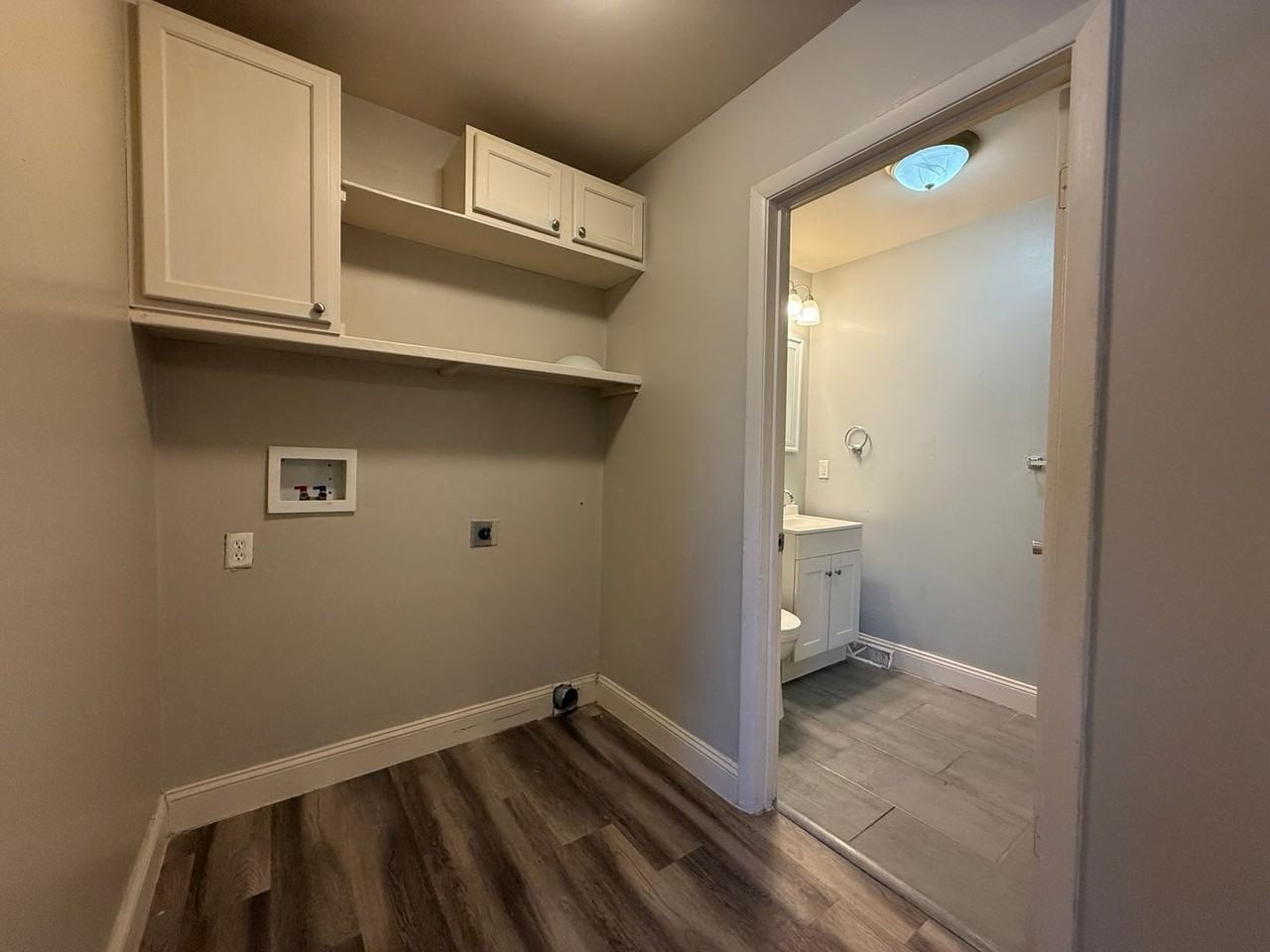 2459 S Saint Clair Ave - Photo 7 of 22