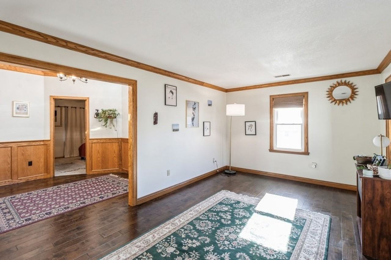 3915 69th St - Photo 3 of 14