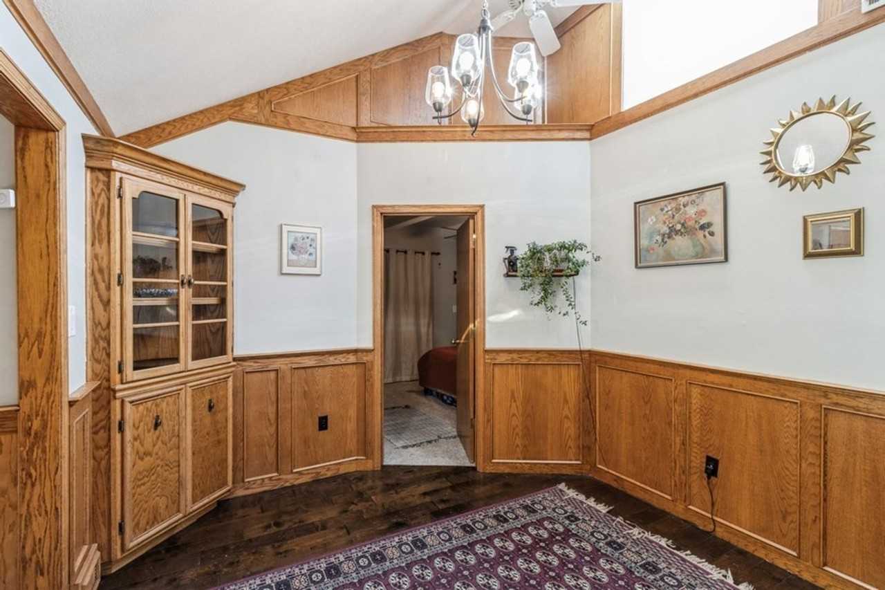 3915 69th St - Photo 4 of 14