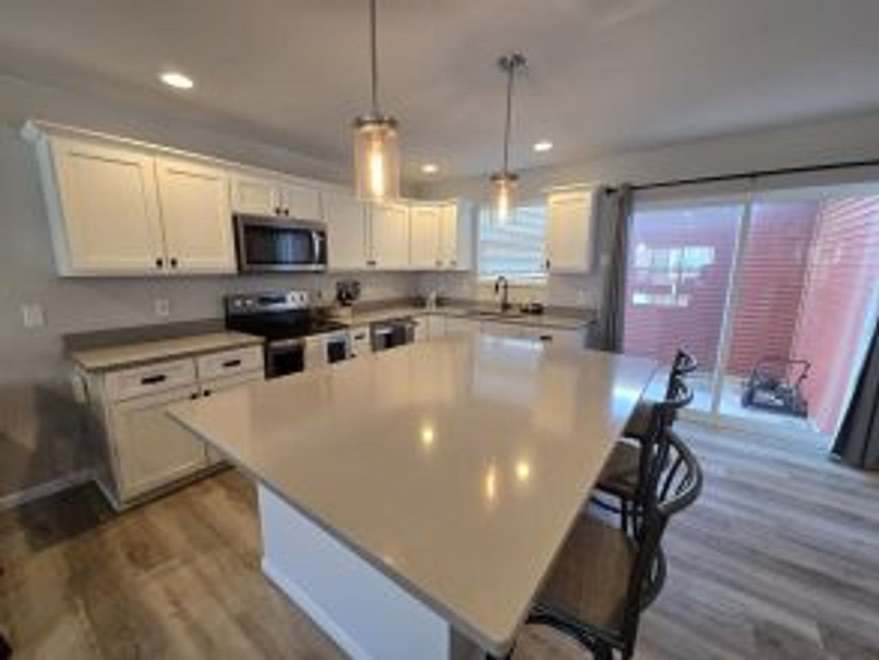 6138 Driscoll Dr - Photo 3 of 38