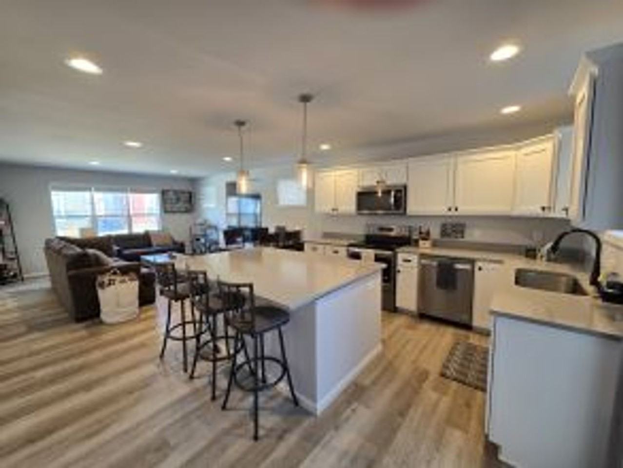 6138 Driscoll Dr - Photo 4 of 38