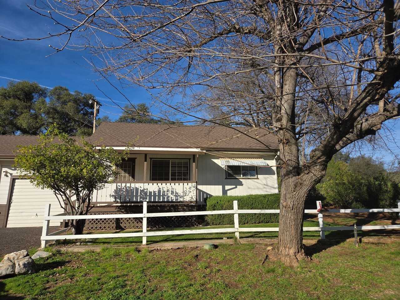 22970 Hudson Rd - Photo 4 of 26