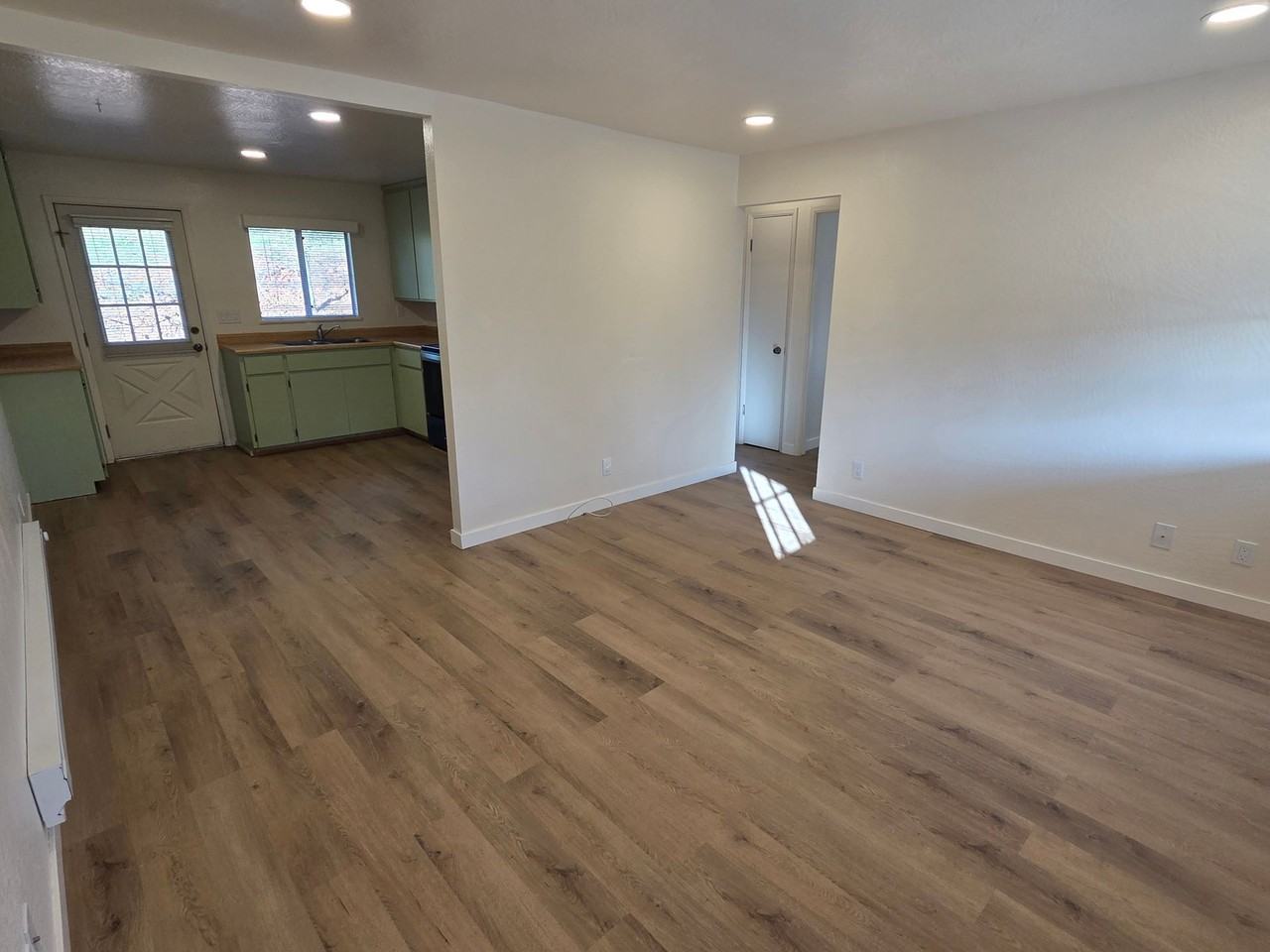 22970 Hudson Rd - Photo 7 of 26