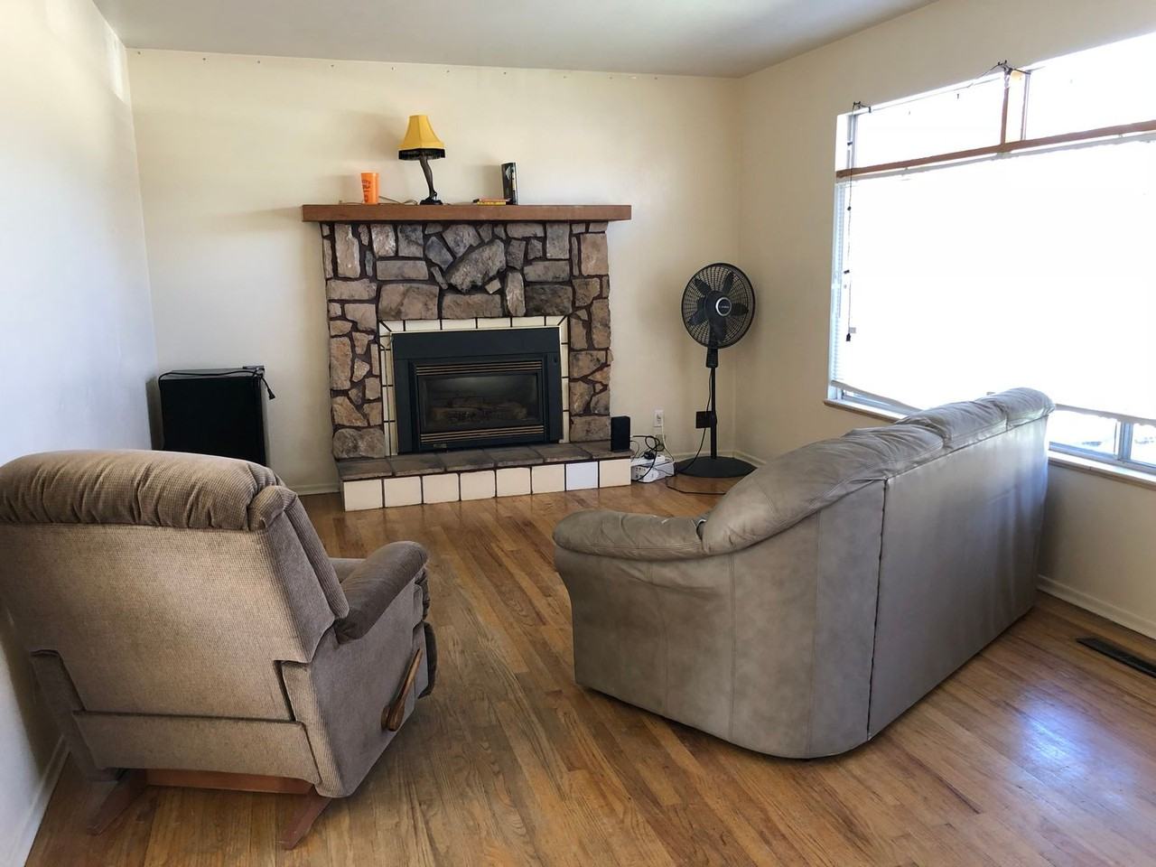 1025 Cypress Dr - Photo 3 of 19