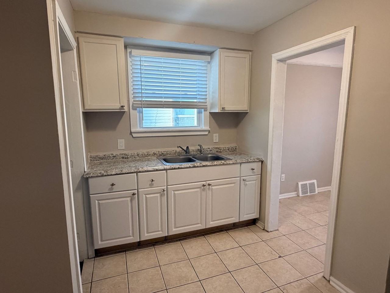 14345 Stout St - Photo 4 of 13