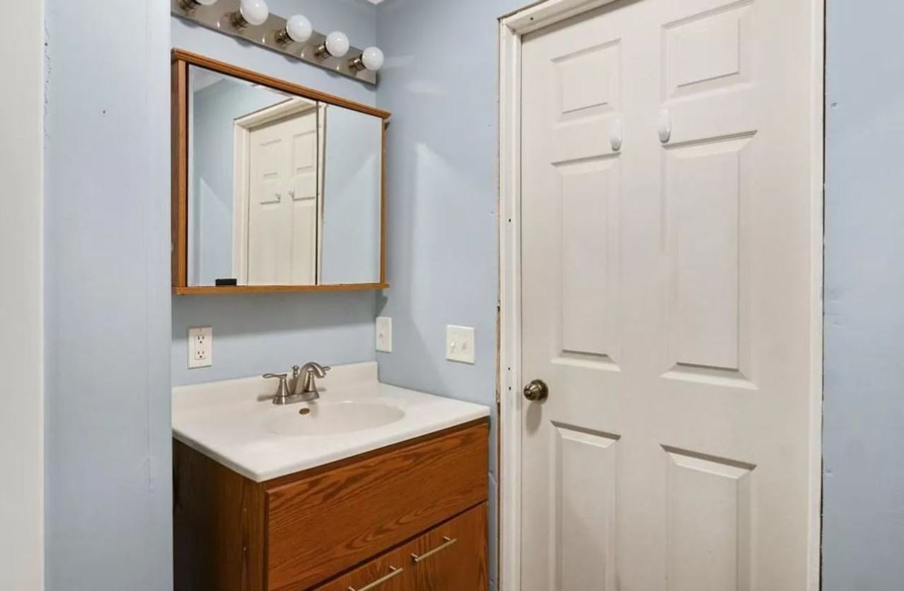 710 E Park St - Photo 4 of 11