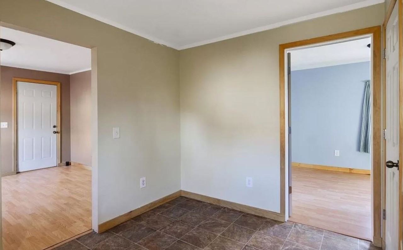 710 E Park St - Photo 5 of 11