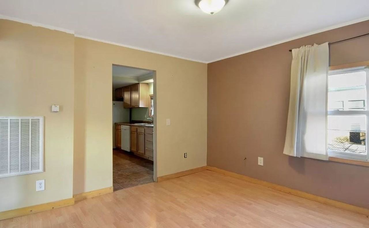 710 E Park St - Photo 6 of 11