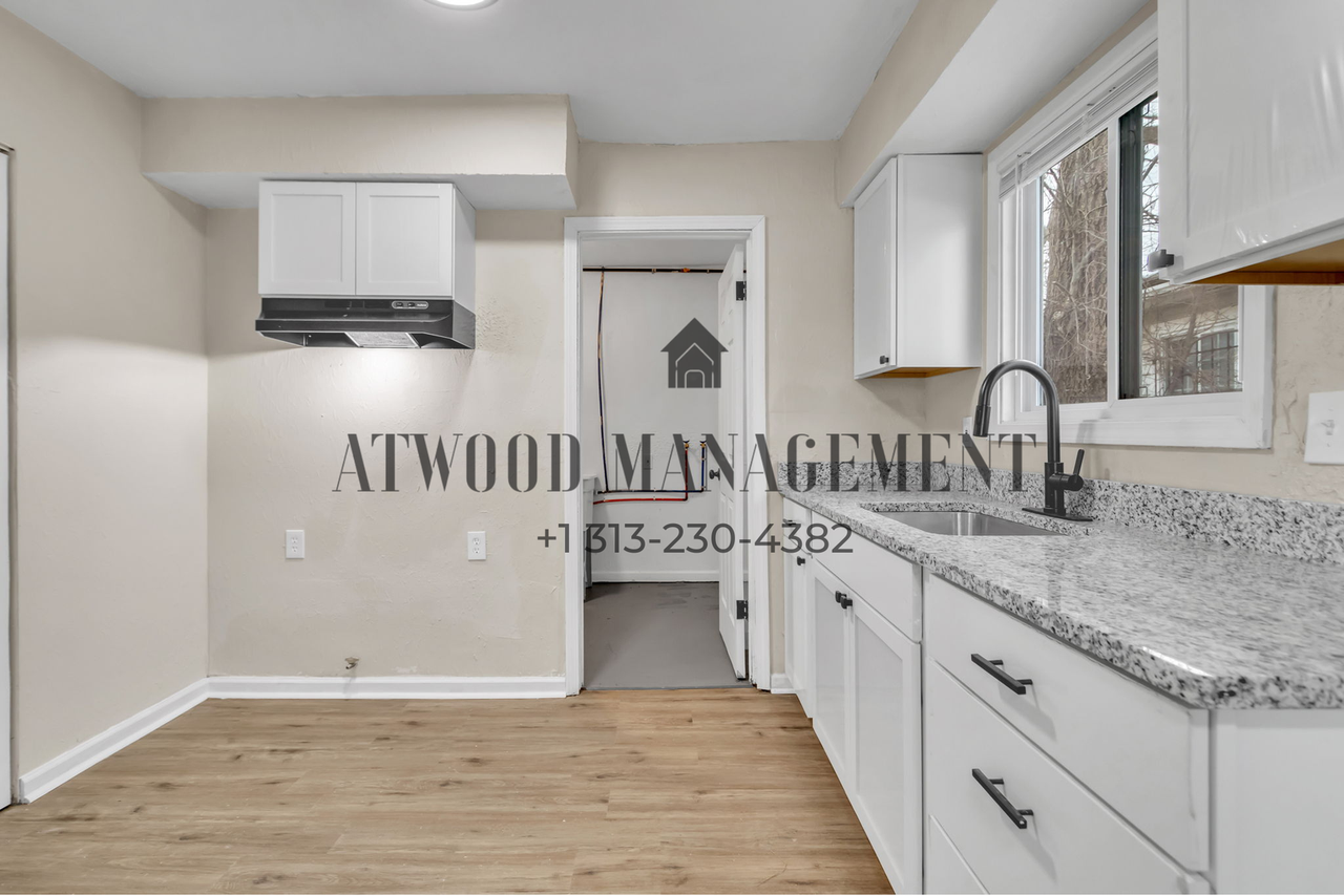 19050 W Davison St - Photo 3 of 9