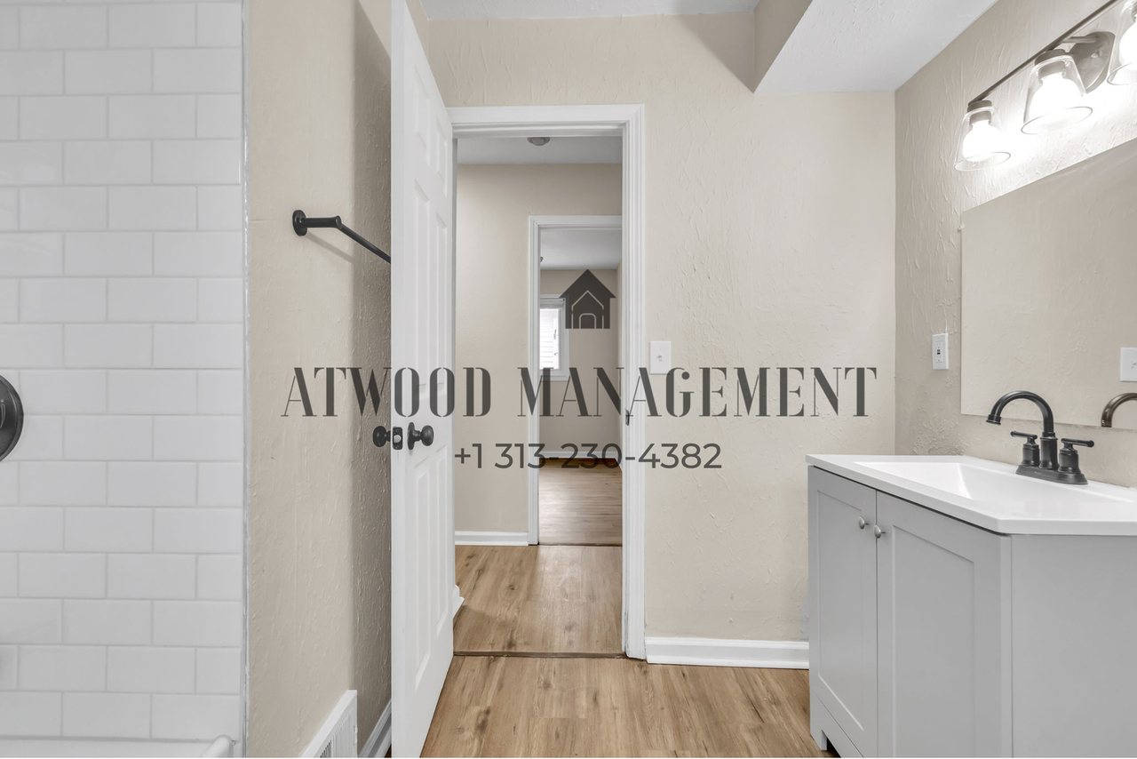 19050 W Davison St - Photo 4 of 9