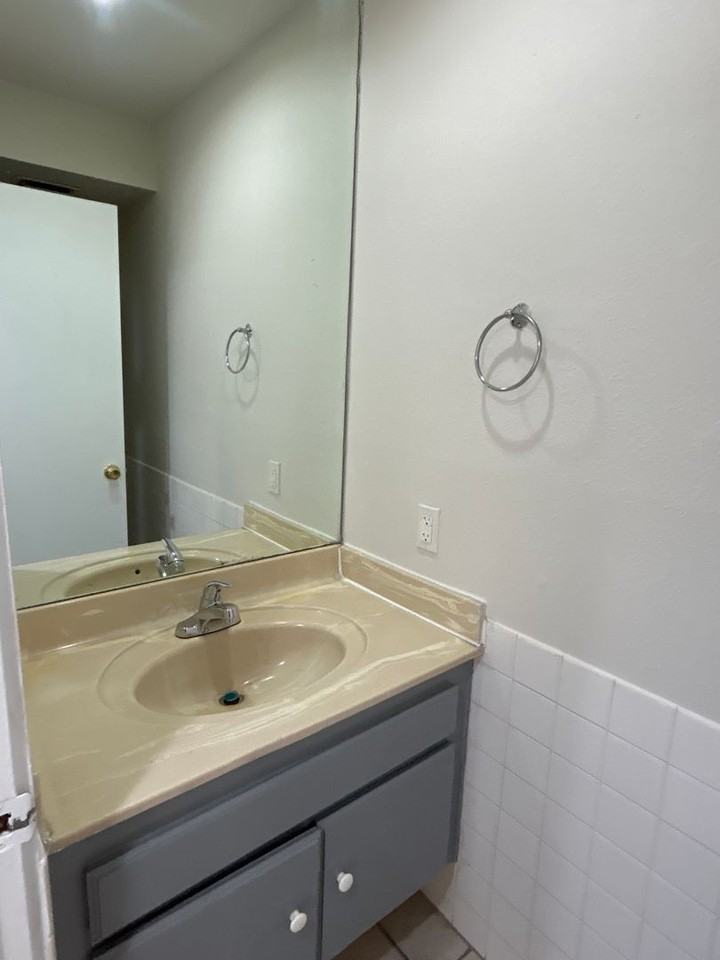 400 S Garfield Ave #6 - Photo 7 of 21