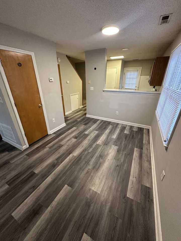 2915 Faversham Pl - Photo 2 of 8