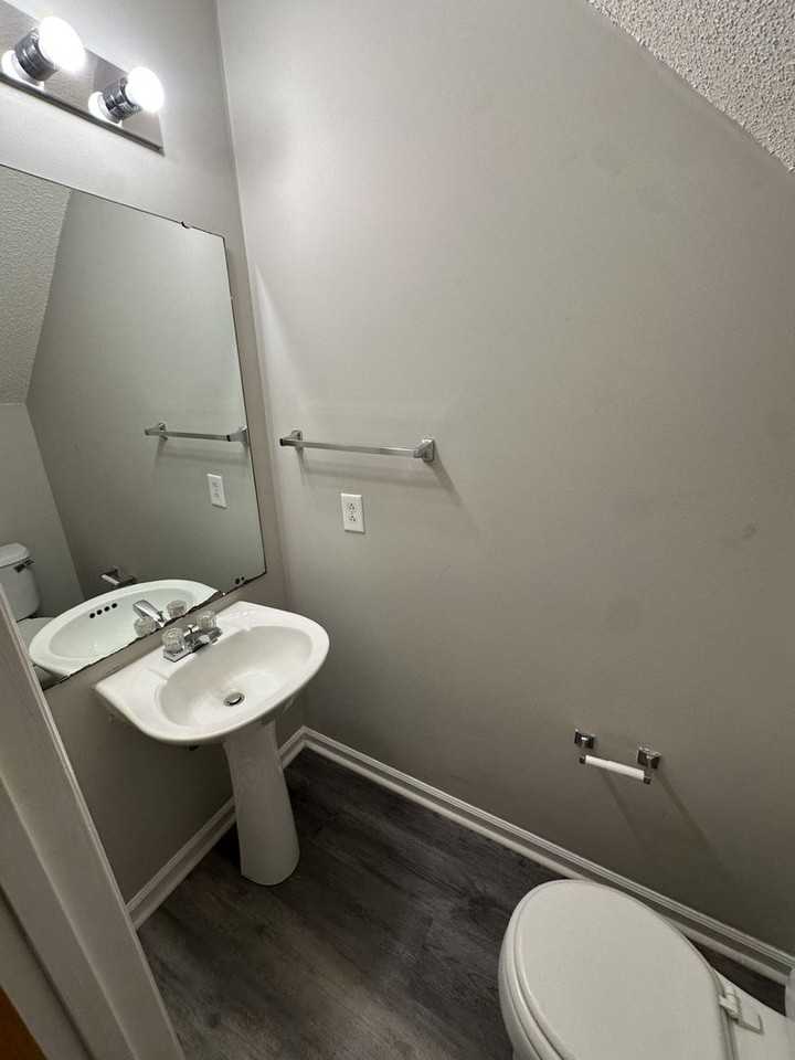 2915 Faversham Pl - Photo 4 of 8