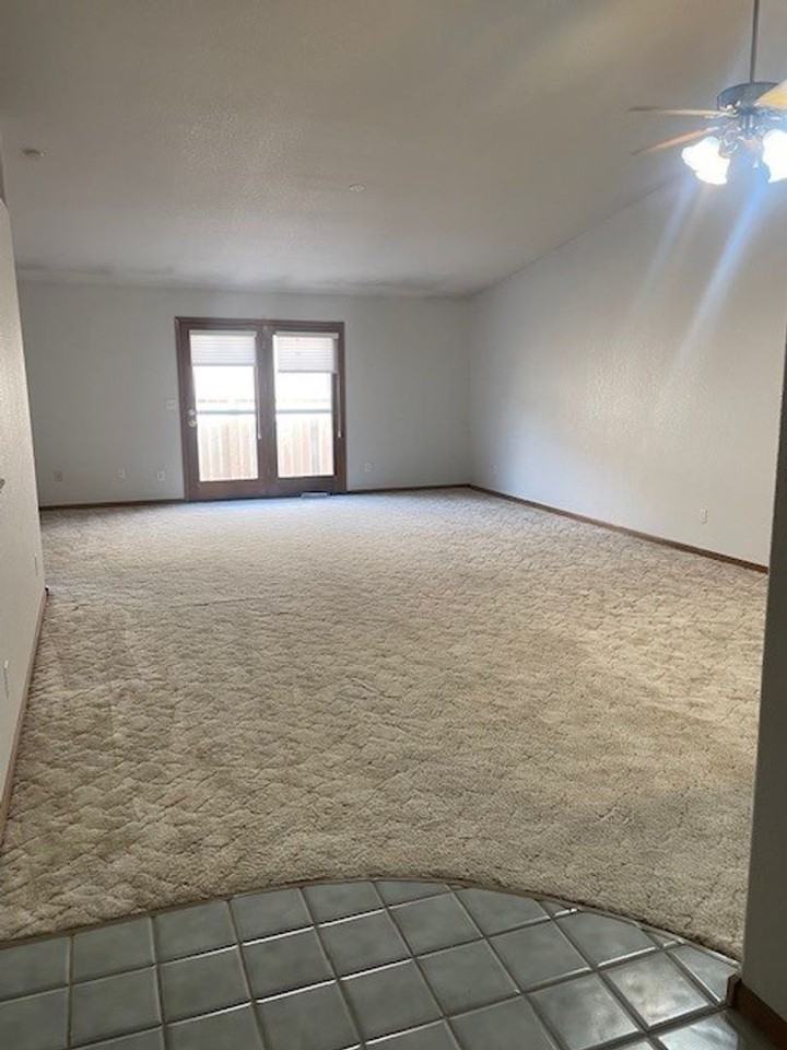 1531 W Swallow Rd - Photo 2 of 15